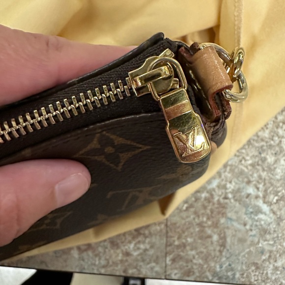 Louis Vuitton Eva - Picture 2 of 5